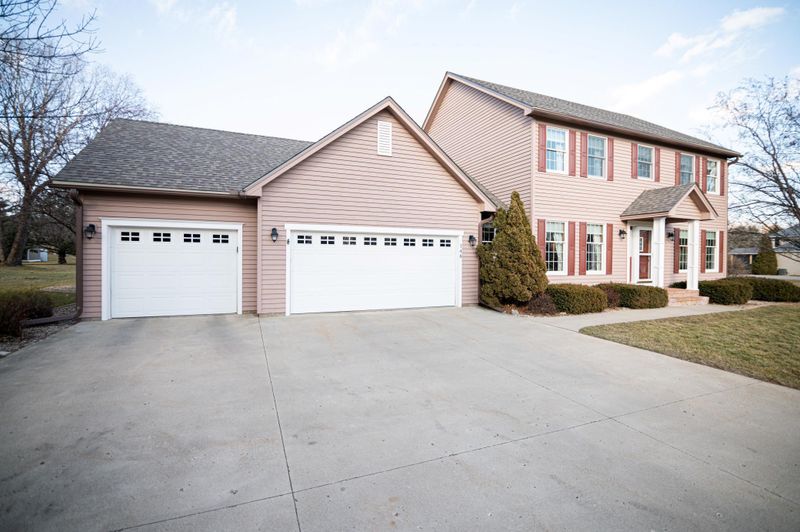 148 Fairway Dr, Mankato, MN 56001