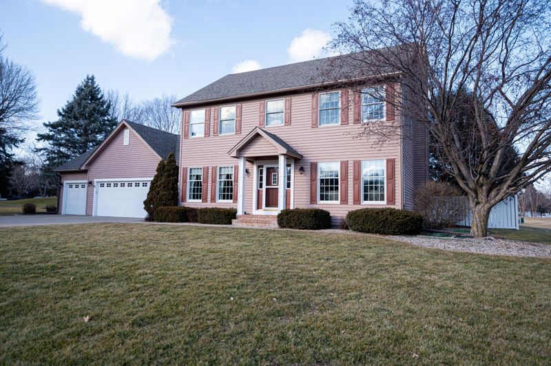 148 Fairway Dr, Mankato, MN 56001