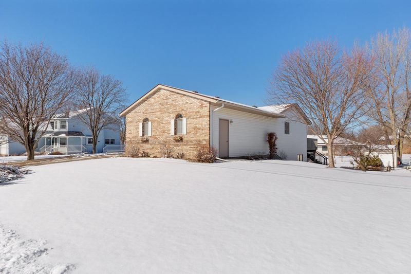 1494 E Rose St, Owatonna, MN 55060