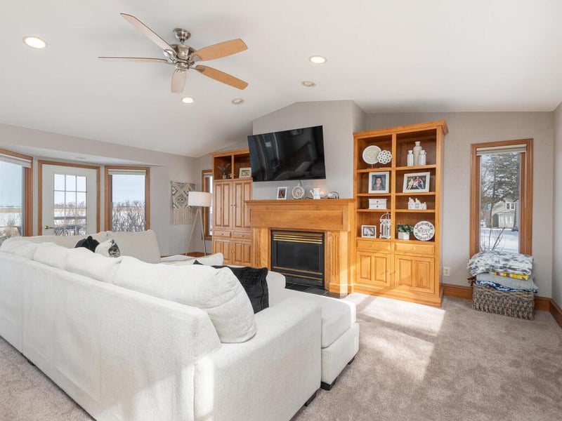 225 Mcleod Ave N, Plato, MN 55370