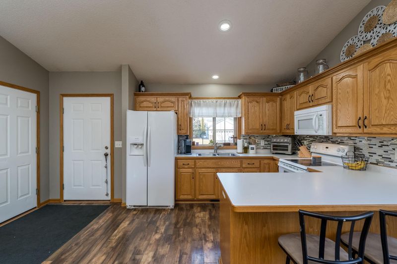 119 Connie Ln, Eagle Lake, MN 56024