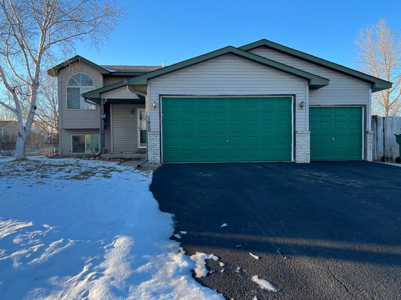 1455 Marigold Dr, Cambridge, MN 55008