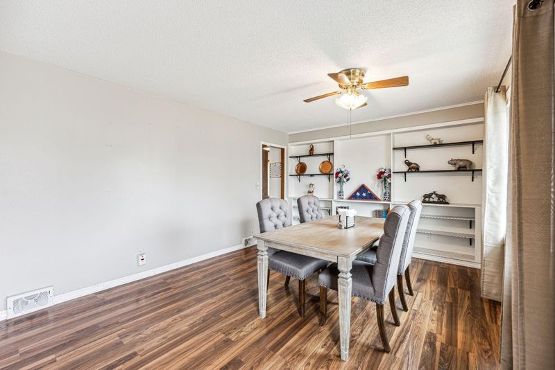 5801 Rhode Island Ave N, Crystal, MN 55428