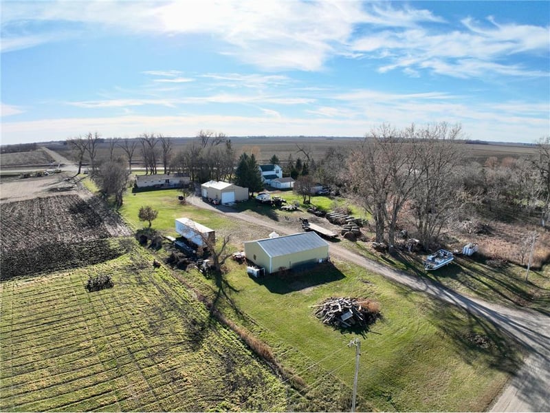 830 Highway 12 SE, De Graff, MN 56271