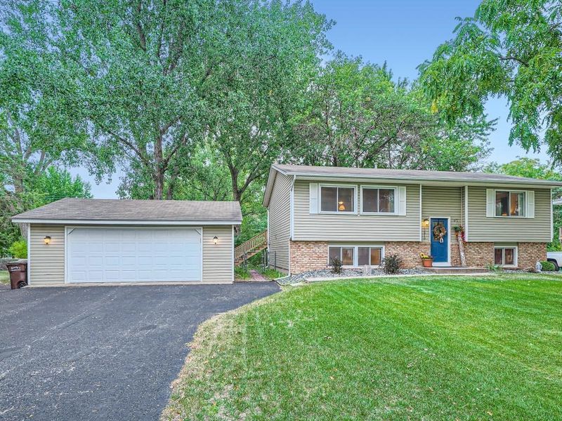 12910 Deerwood Ln N, Dayton, MN 55327