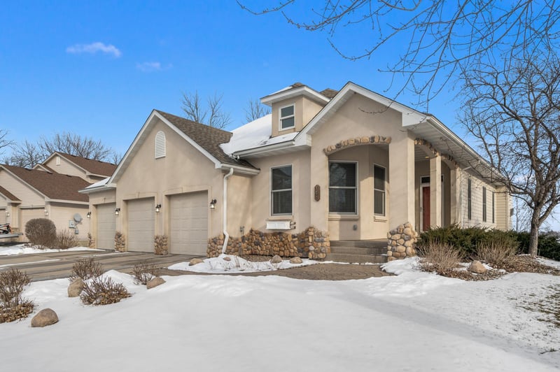 151 Dutch Lake Trl, Howard Lake, MN 55349