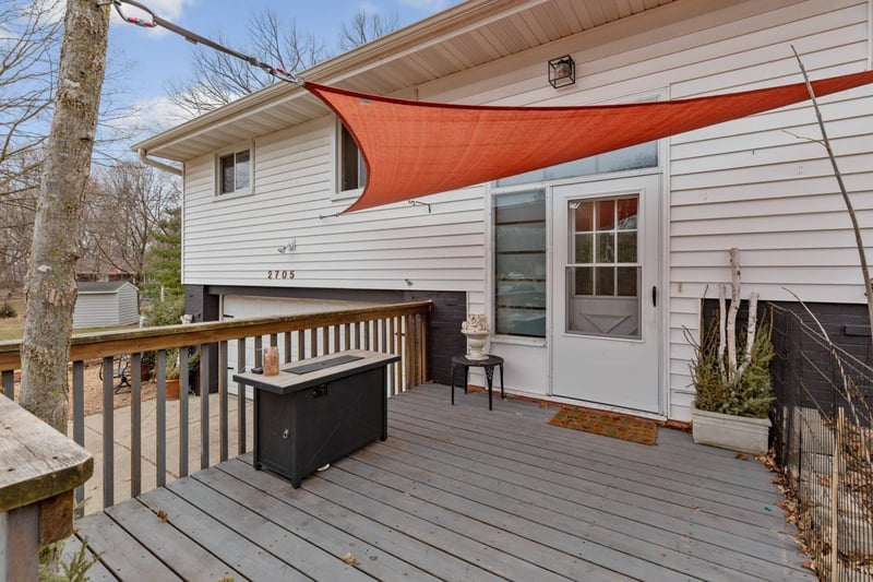 2705 Bobolink Rd, Medina, MN 55356