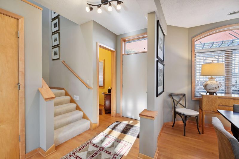 12811 Sherwood Pl #9, Minnetonka, MN 55305