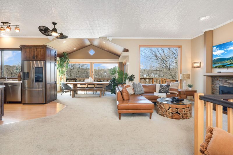9294 Preserve Trl, Woodbury, MN 55125