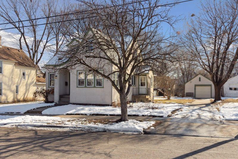 524 20th Ave NE, Minneapolis, MN 55418