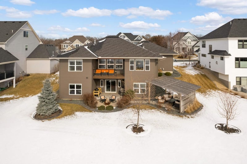 386 Riverside Cir, Anoka, MN 55303