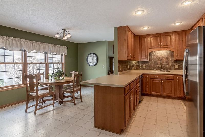 51 Cree Point Dr, Mankato, MN 56001