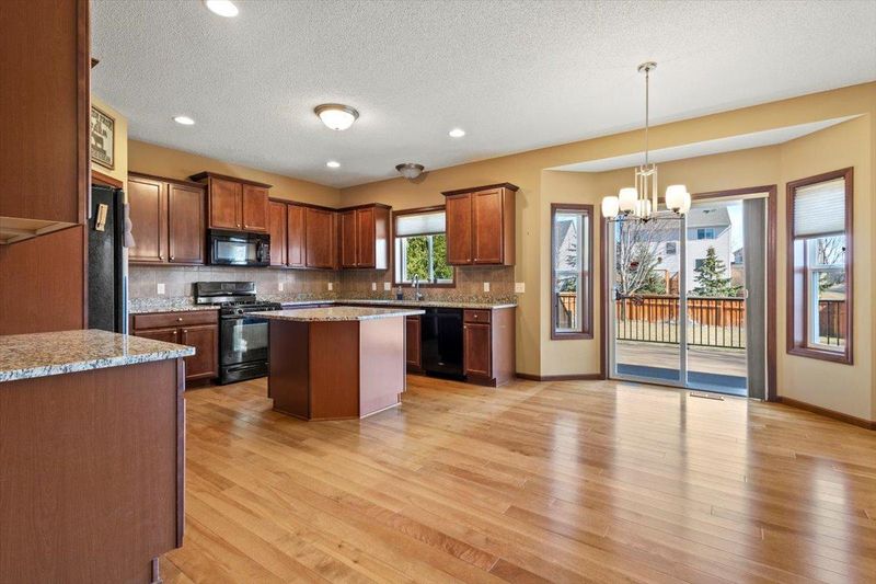 1273 Pinehill Blvd, Waconia, MN 55387