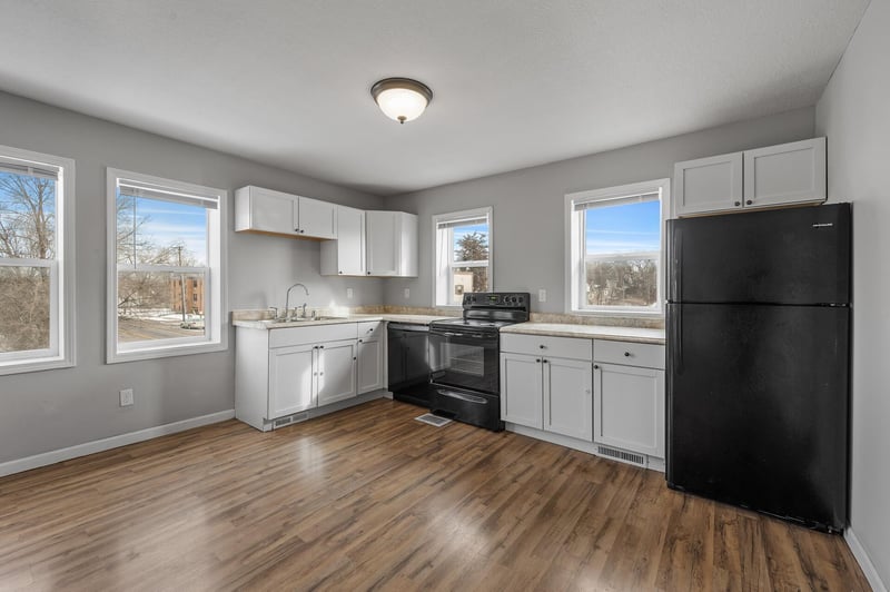1051 Arkwright St, Saint Paul, MN 55130