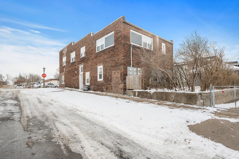 1051 Arkwright St, Saint Paul, MN 55130