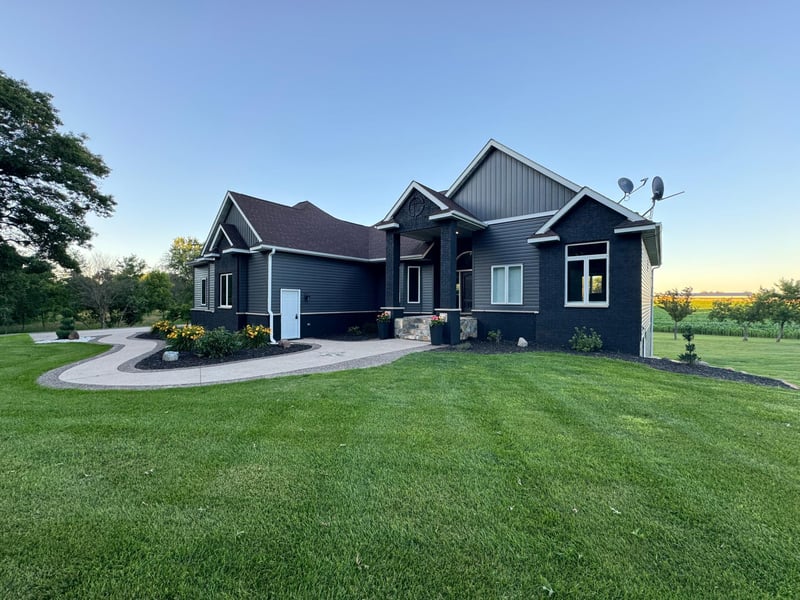 30359 Fox St NW, Cambridge, MN 55008