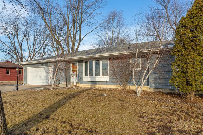 931 9th Ave SW, Faribault, MN 55021
