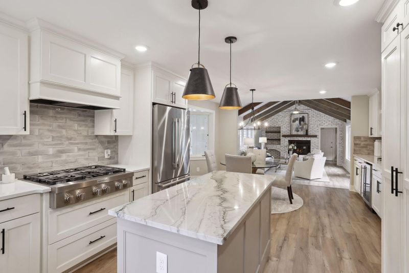 14711 Stone Rd, Wayzata, MN 55391