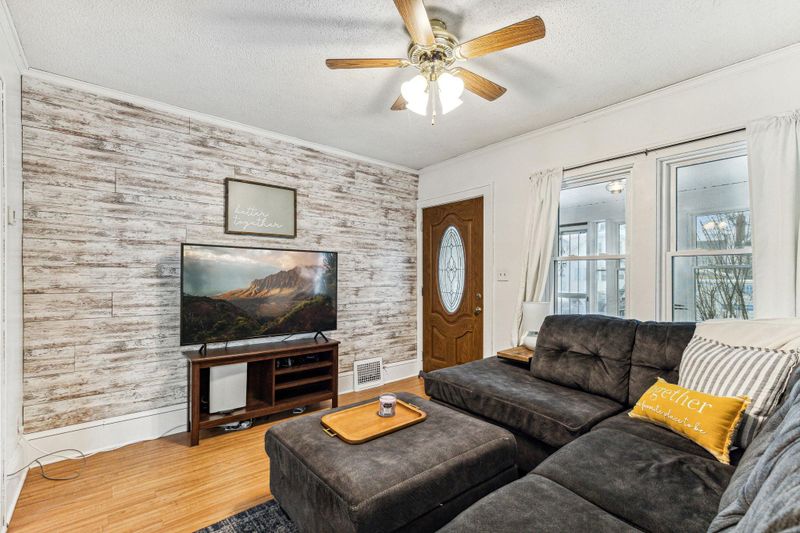 926 Fuller Ave, Saint Paul, MN 55104