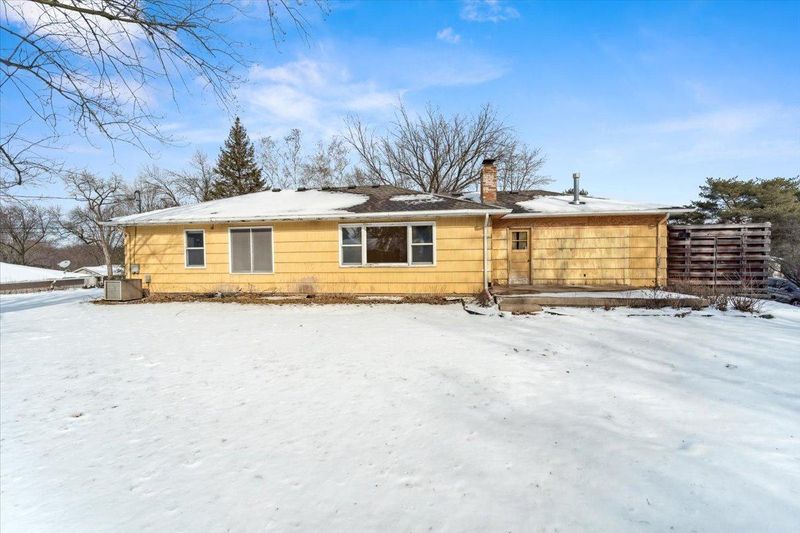 3656 Woody Ln, Minnetonka, MN 55305