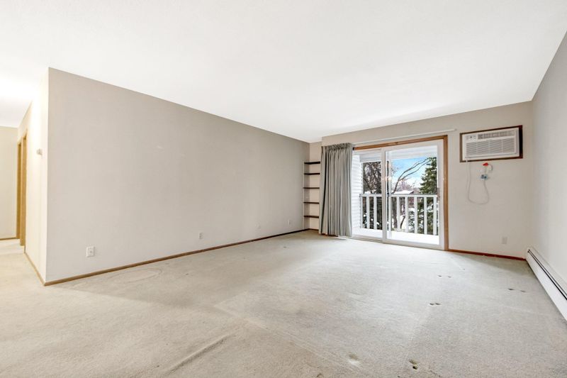 4045 Hodgson Rd #302, Shoreview, MN 55126