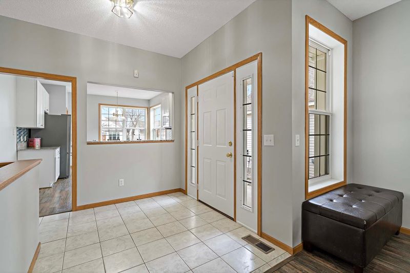 1666 Oakbrooke Way, Eagan, MN 55122