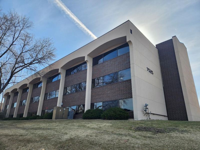 7525 Mitchell Rd #305, Eden Prairie, MN 55344