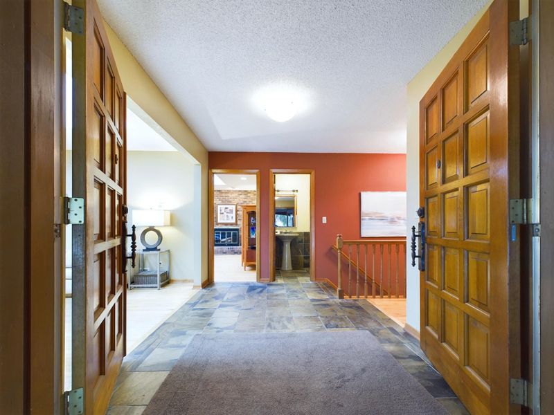 7900 Somerset Rd, Woodbury, MN 55125