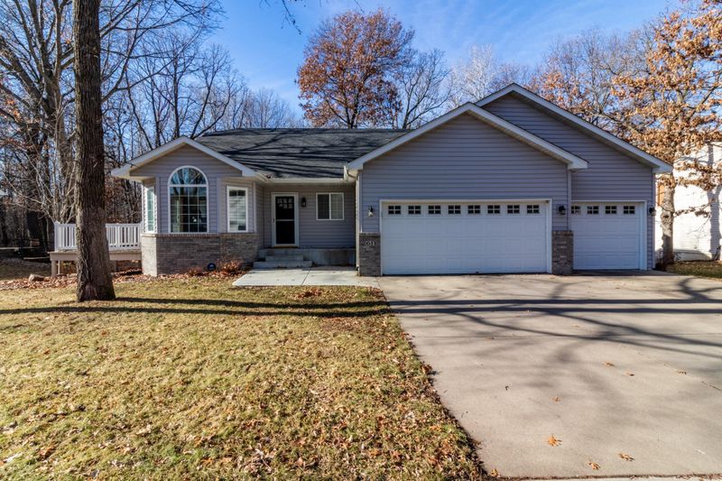 611 Oakwood Dr, Saint Cloud, MN 56304