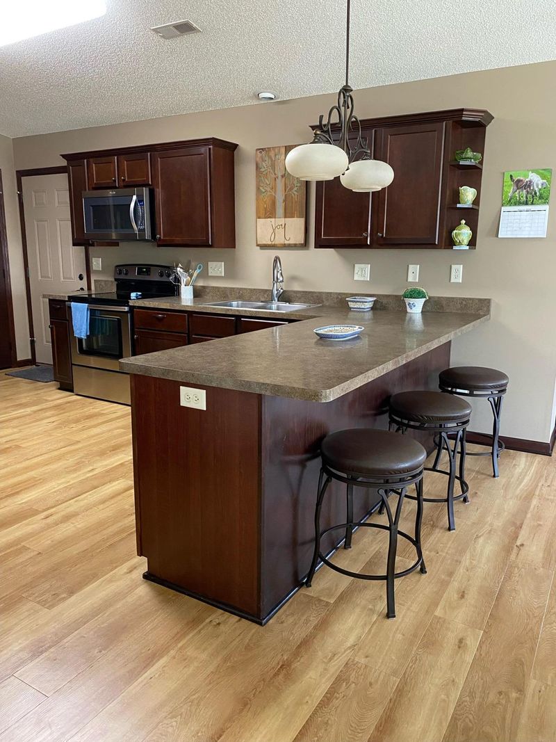 215 Morning Dr, Mayer, MN 55360
