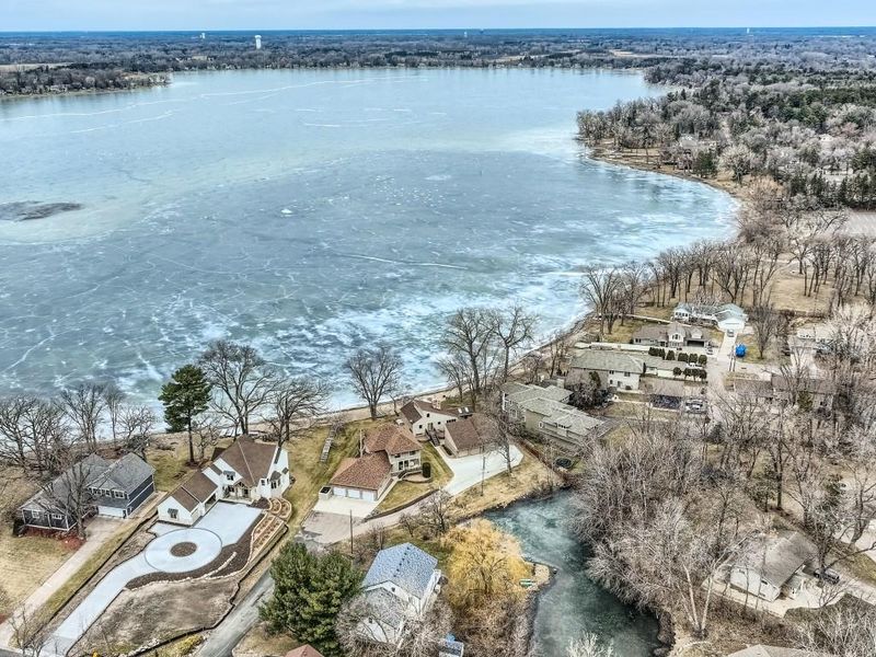 739 Larson Ln, Shoreview, MN 55126