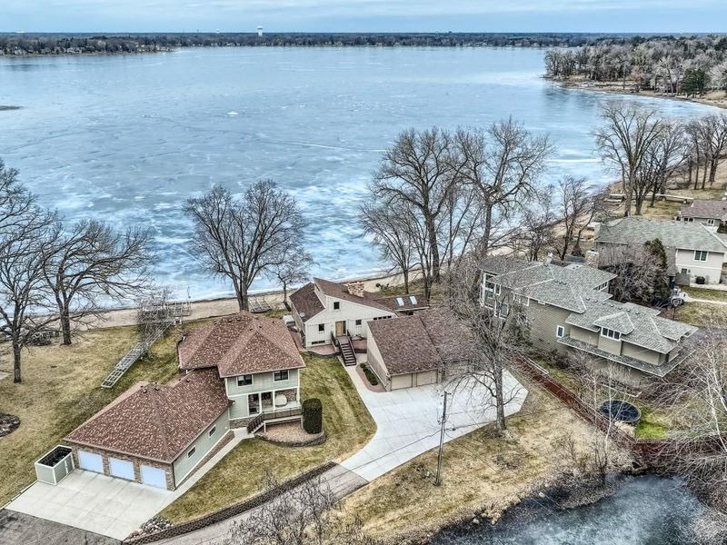 739 Larson Ln, Shoreview, MN 55126