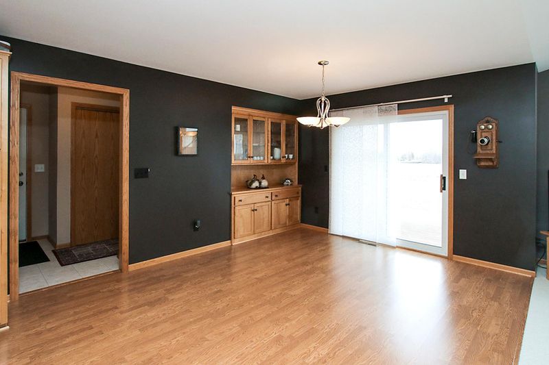 70249 180th St, Dassel, MN 55325