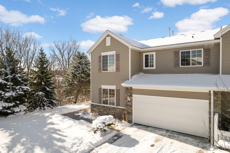 1649 Prescott Ct, Chaska, MN 55318