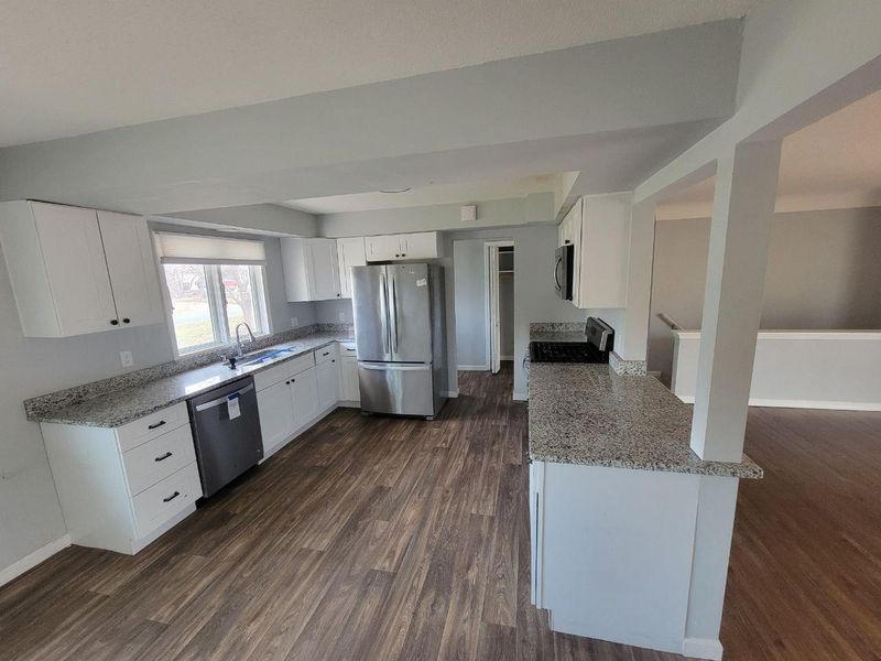 13700 Thomas Ave S, Burnsville, MN 55337