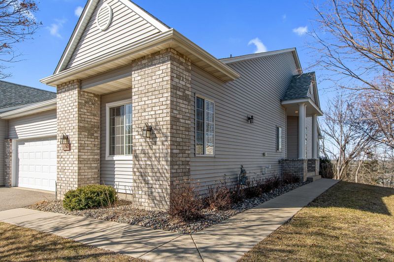 3707 Burgundy Dr #304, Eagan, MN 55122