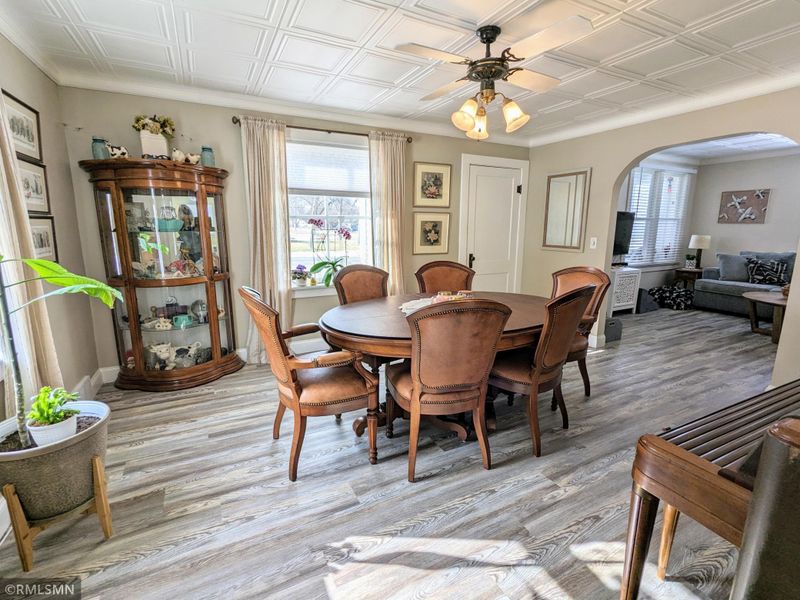 611 S 9th St, Bird Island, MN 55310