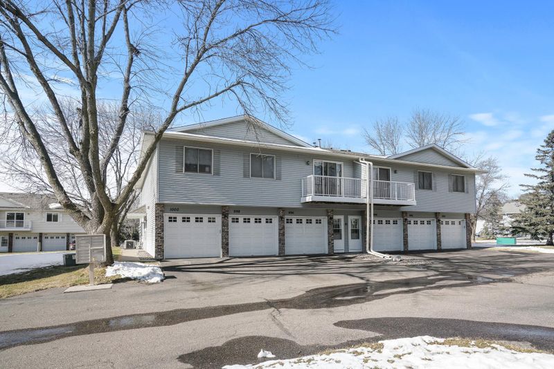 1000 Pond View Ct, Vadnais Heights, MN 55127