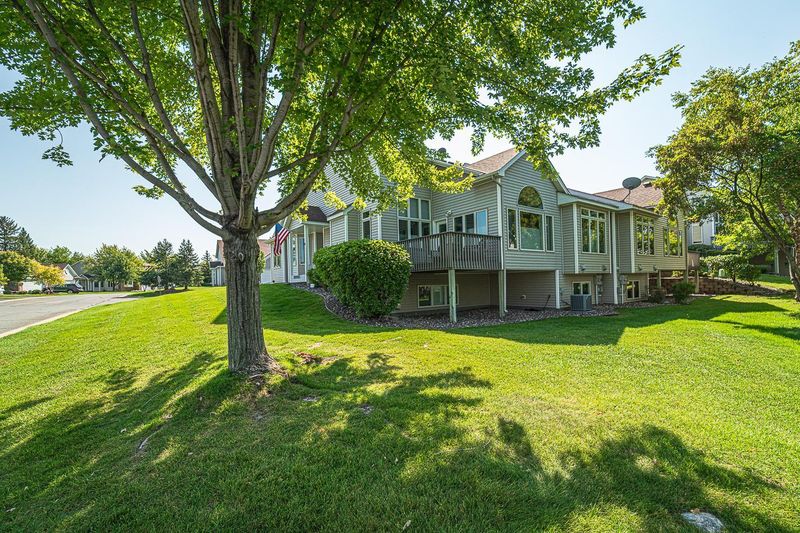 14304 Savanna Oaks Dr, Savage, MN 55378