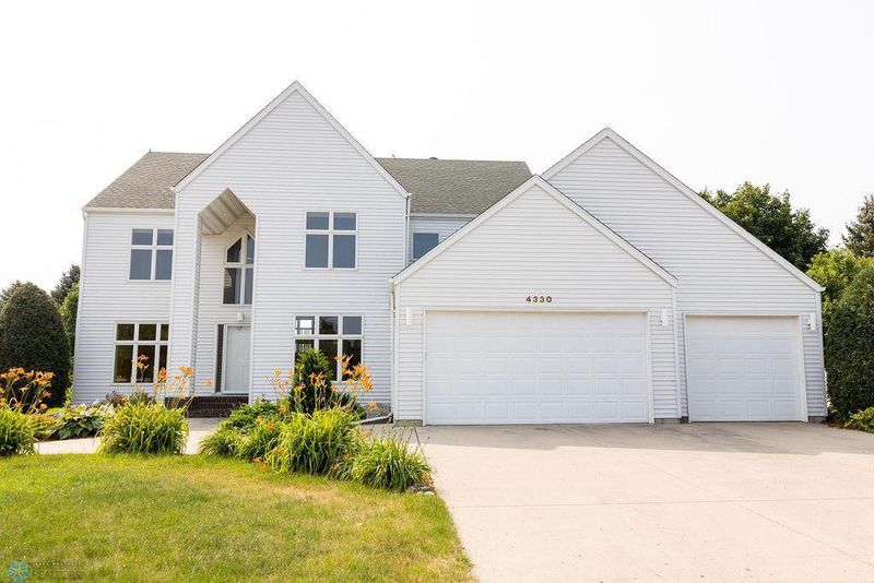4330 S Rivershore Dr, Moorhead, MN 56560