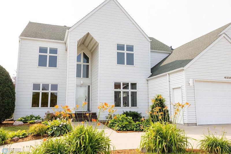 4330 S Rivershore Dr, Moorhead, MN 56560