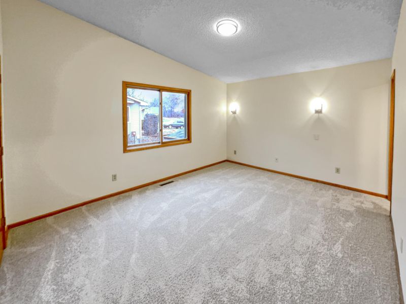356 Forest Dr, Circle Pines, MN 55014