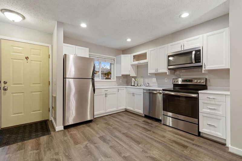 320 Ford Rd #7, Saint Louis Park, MN 55426