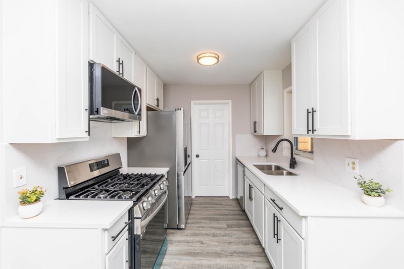 2621 S Heights Dr NW, Coon Rapids, MN 55433