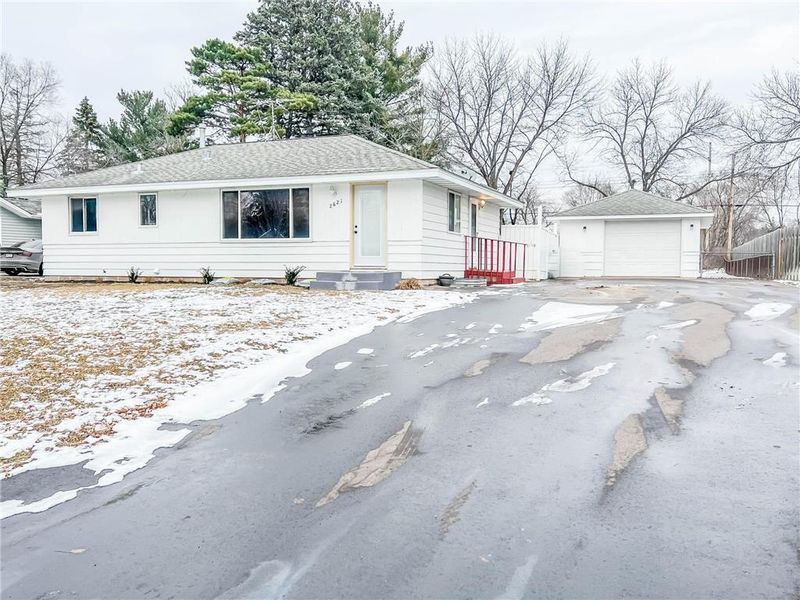 2621 S Heights Dr NW, Coon Rapids, MN 55433