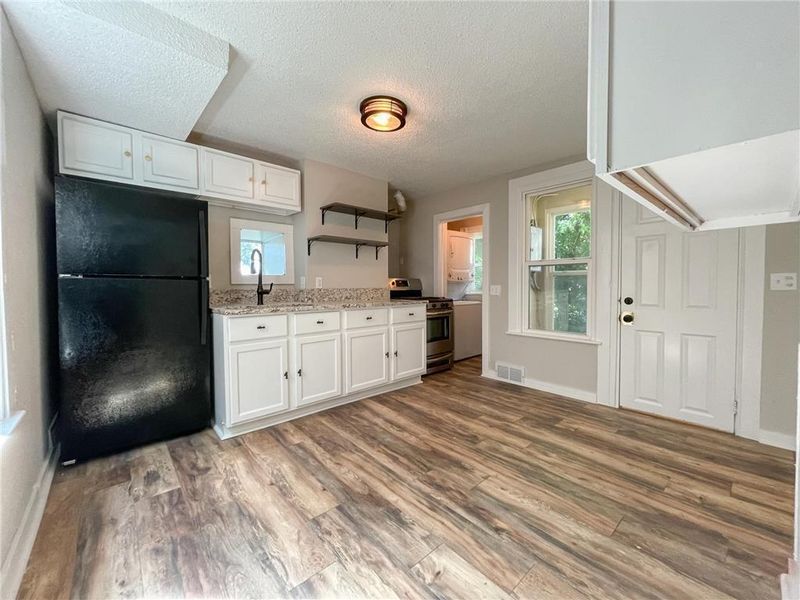 672 Magnolia Ave E, Saint Paul, MN 55106