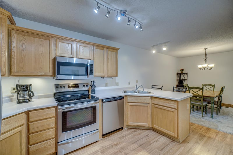 2063 Willow Cir, Centerville, MN 55038