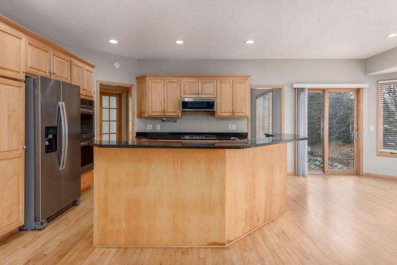 6691 Merrimac Ln N, Maple Grove, MN 55311