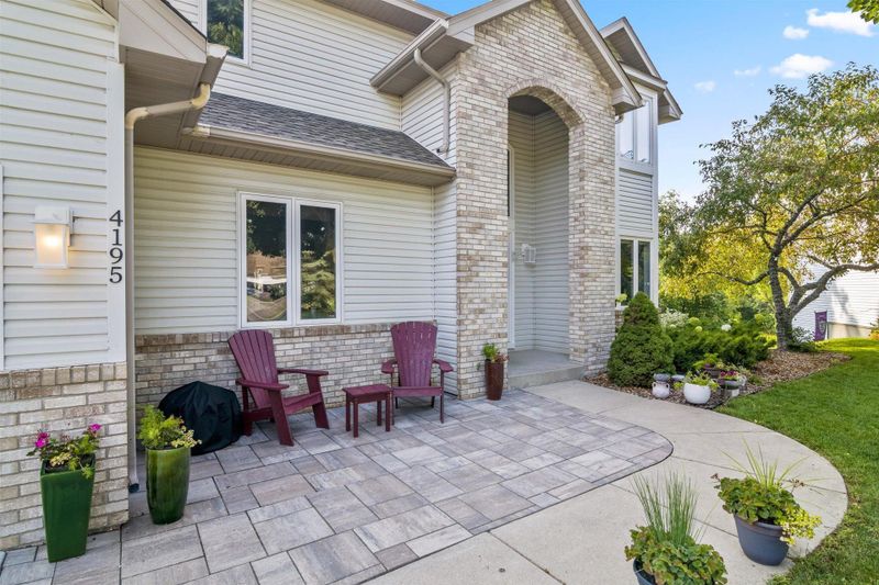 4195 Granite Ct, Eagan, MN 55123