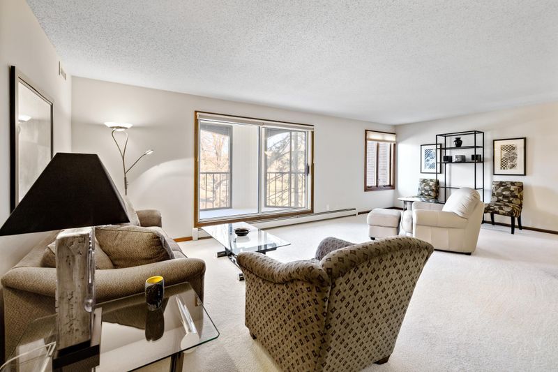 5601 Dewey Hill Rd #201, Edina, MN 55439
